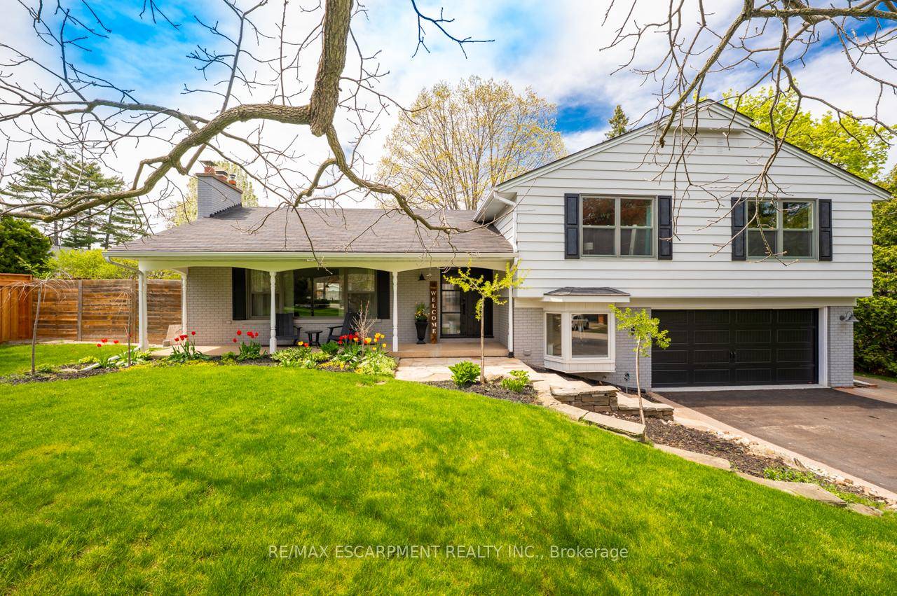 Welcome to 585 Deborah Crescent A South Aldershot Gem !