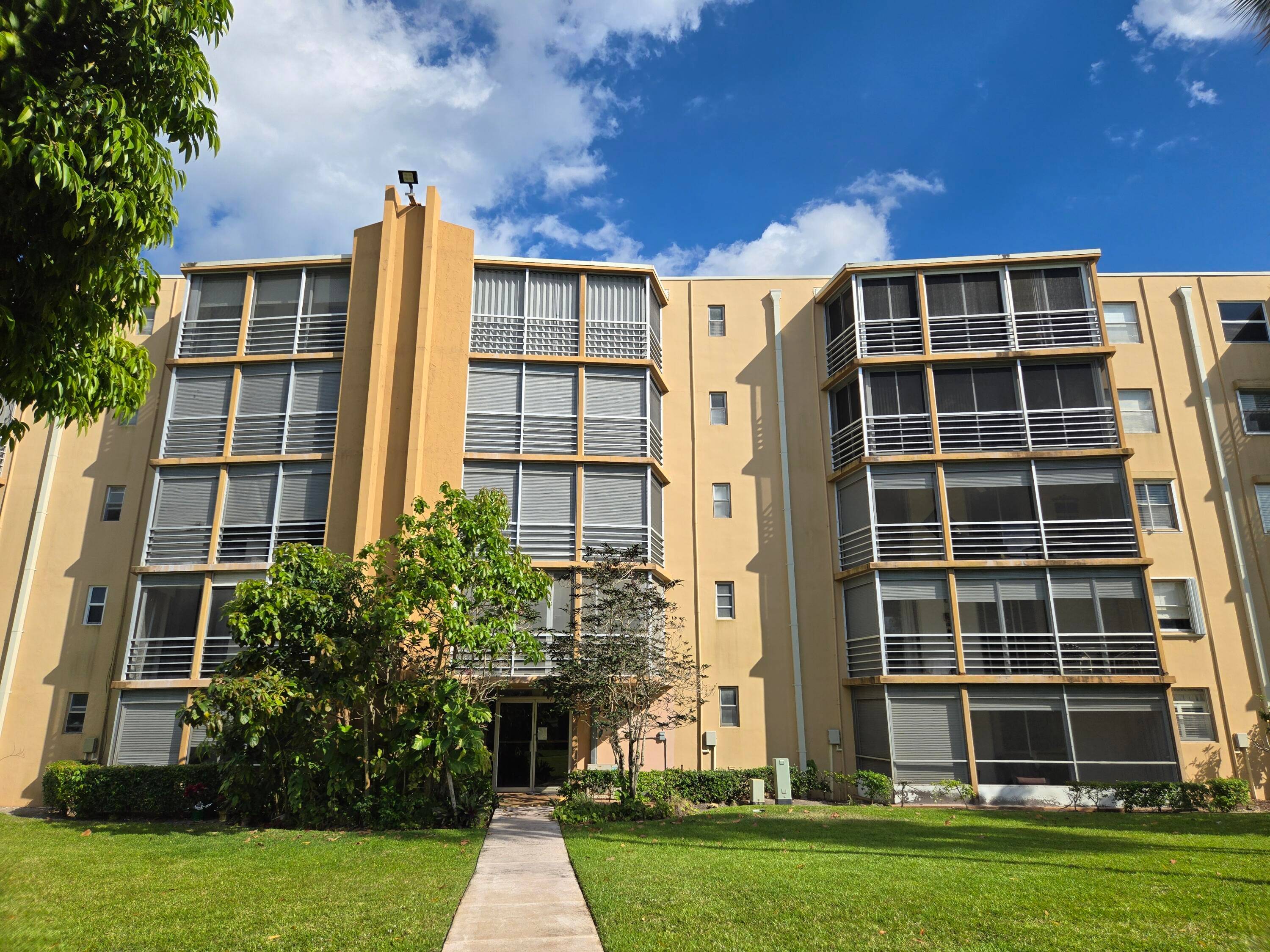 Prime east Boca Raton Florida location !