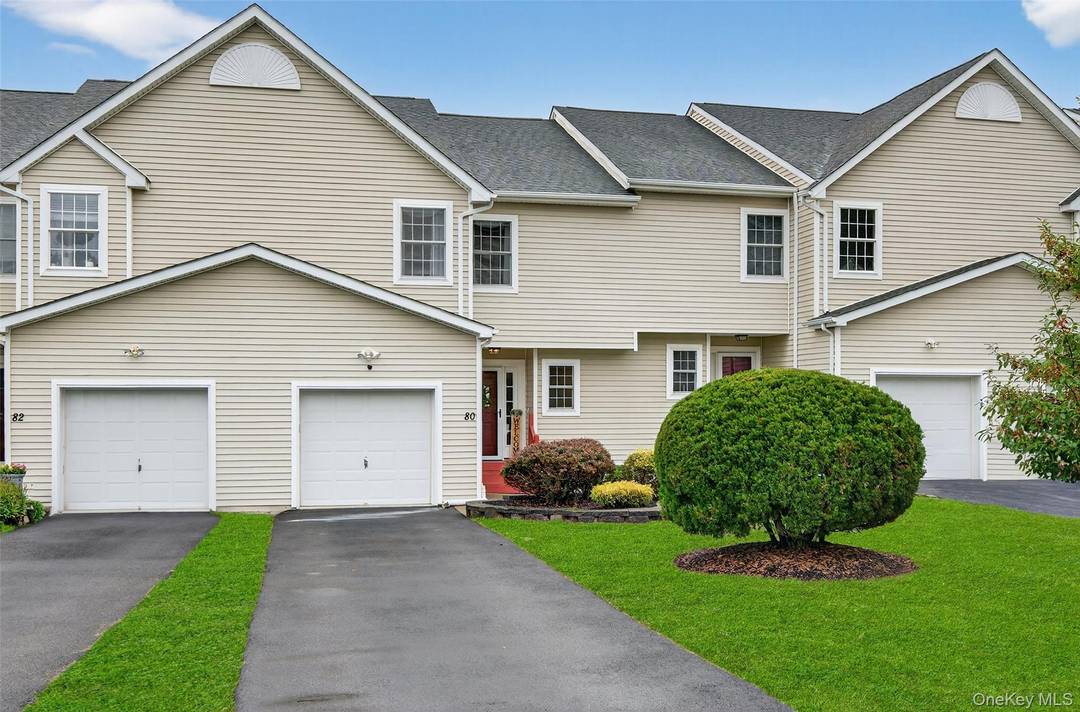 Welcome to the Villas at Sugar Loaf an unbeatable location that rarely sees homes come on the market !