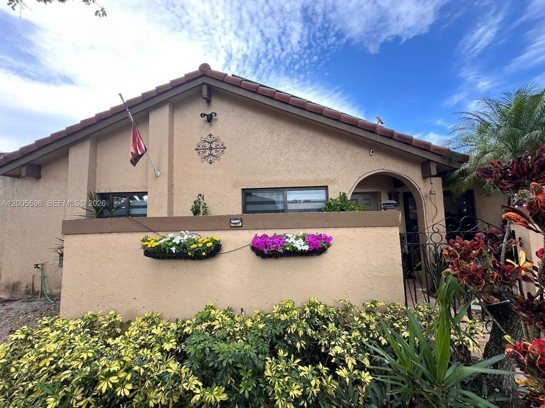 COMPLETLEY REMODELED SMART HOME IN THE MOORS !