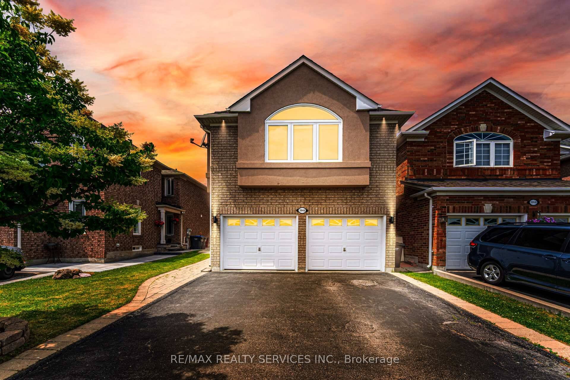 4 Bedrooms amp ; 4 Washrooms Detached Home In Demanding Lisgar Community !