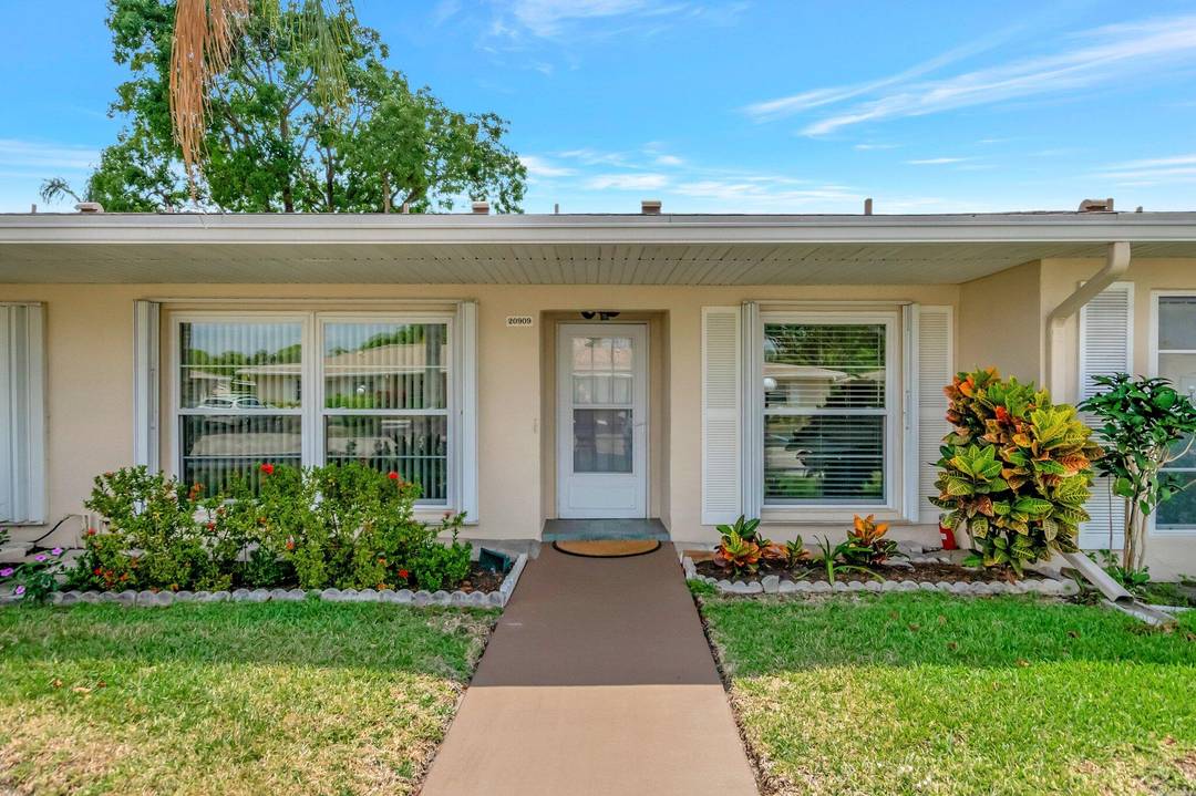 Welcome to Boca Lakes a 55 community.