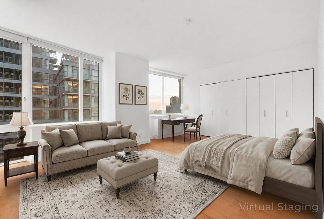 A groundbreaking green building with a striking glass and metal facade, 80 Dekalb rises 36 stories in the heart of Fort Greene, at the intersection of downtown and brownstone Brooklyn.