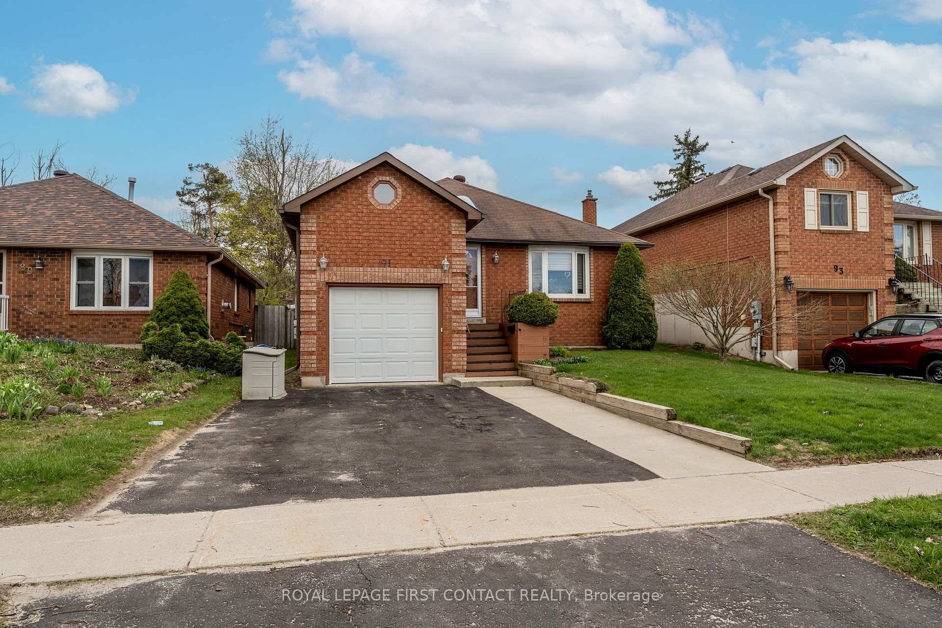 Excellent North West Area Of Barrie, All Brick Raised Bungalow With Separate Entrance To Basement In Law Suite, Potential For Extra Income Or Extended Family, 2 Walkouts To Covered Deck ...
