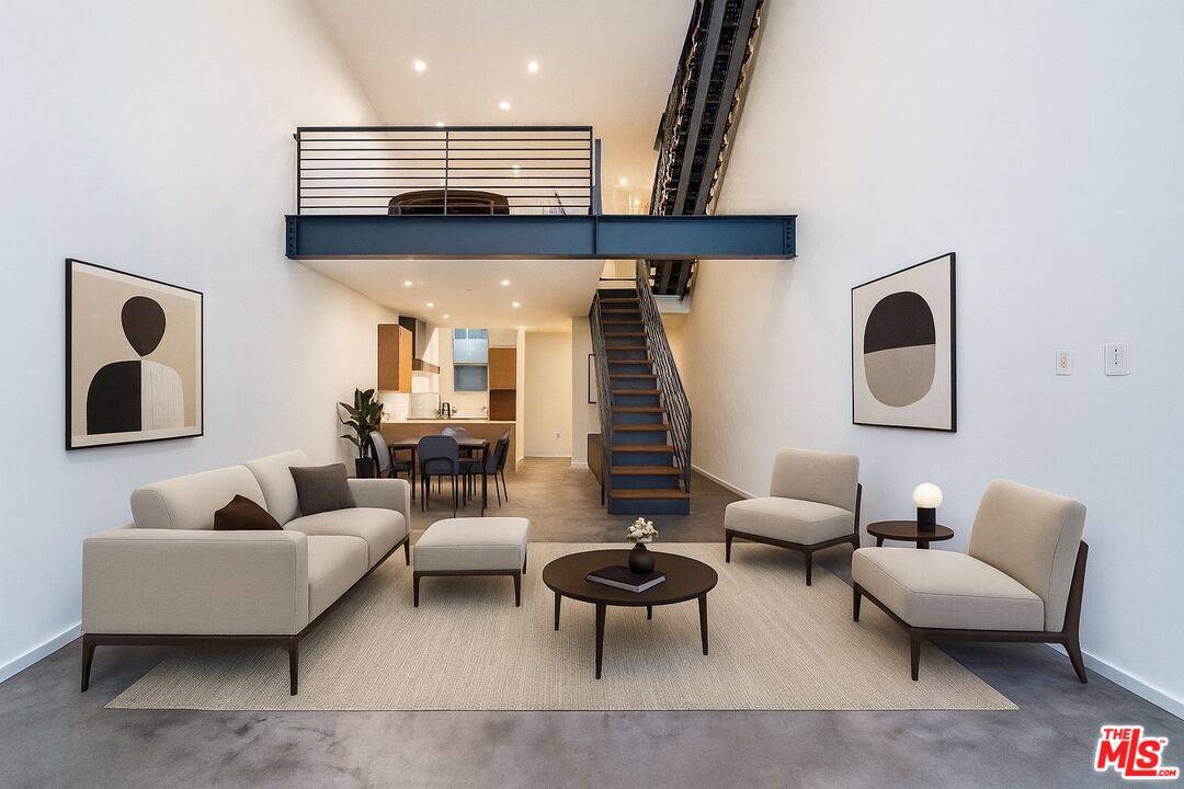 1220  N Orange Grove Ave 2BR Hollywood Hills East La
