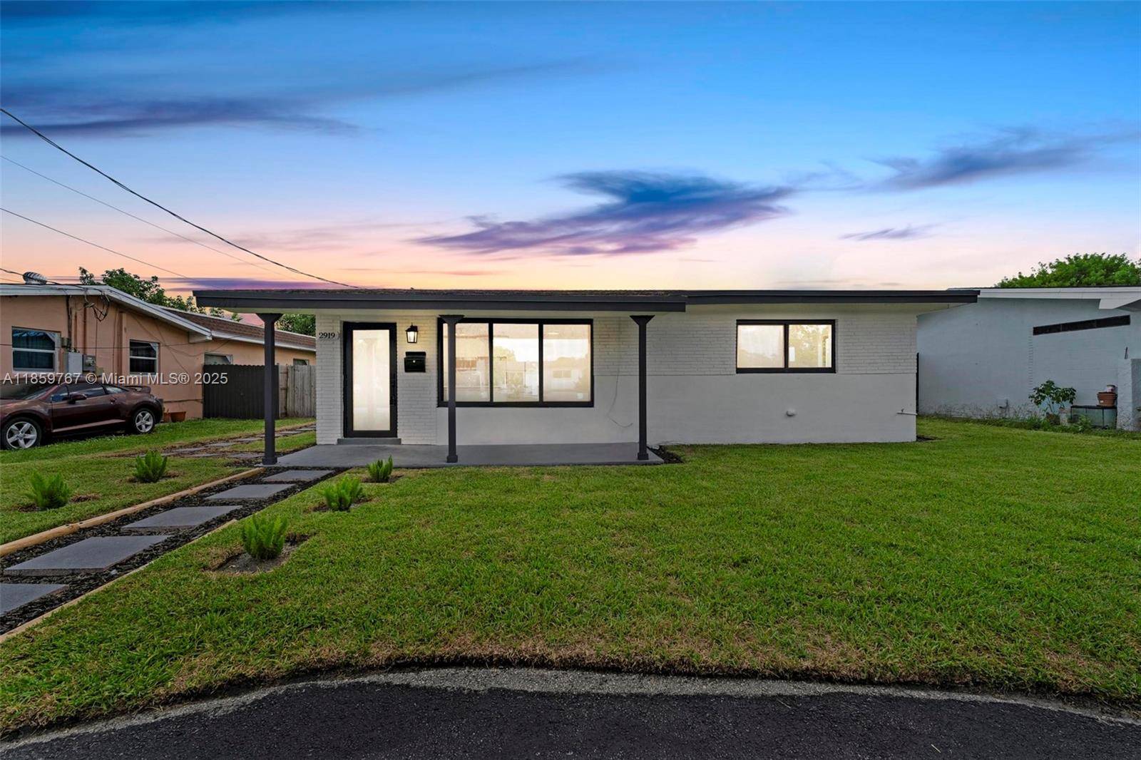 Come see this beautifully 3 2 single family home located in the heart of Miramar with all impact windows amp ; doors, all new kitchen appliances.