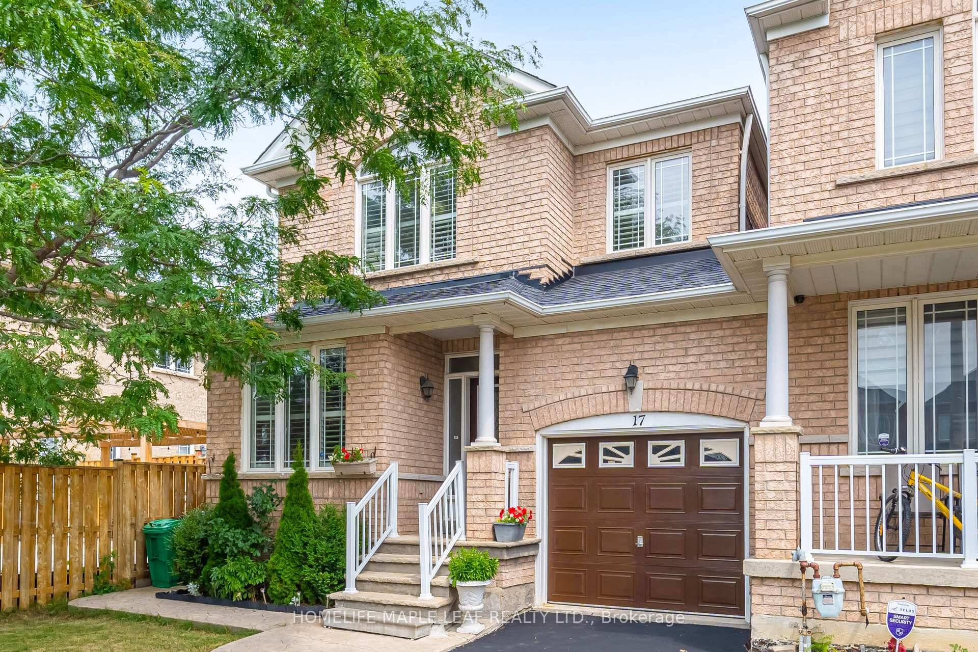 Beautiful link detached home in the desirable Fletchers Meadow community !
