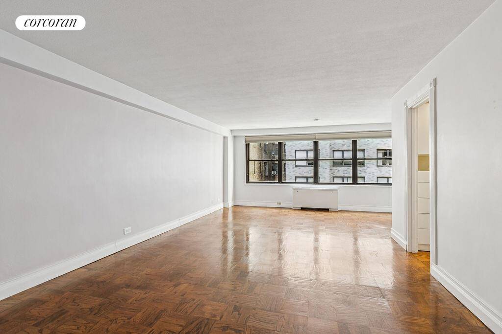 Welcome to your next home at 225 East 57th Street, The Harridge House, Unit 8N, located near the Sutton Place neighborhood !