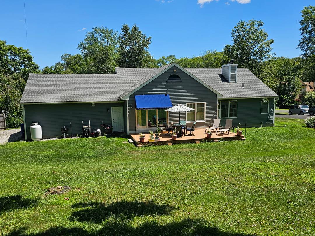 Neat as a pin ! Move right in !