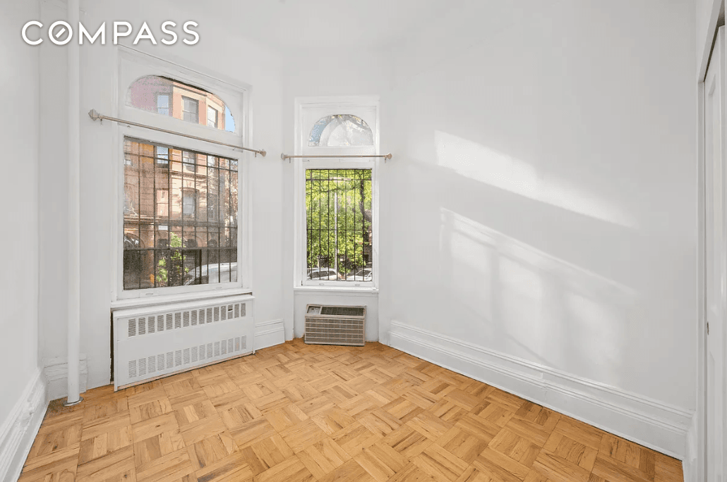 This sponsor unit is a charming 1 bedroom, 1 bathroom apartment located on the Upper West Side of New York City.