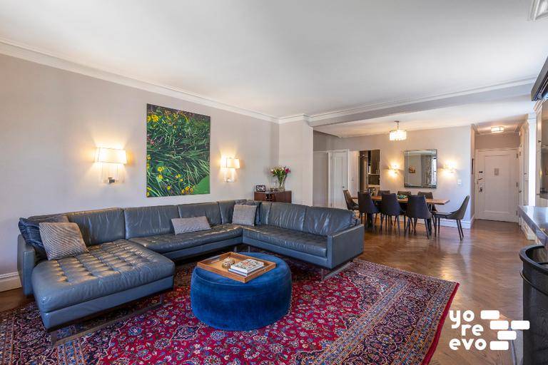Please note this apartment can only be rented for one year.