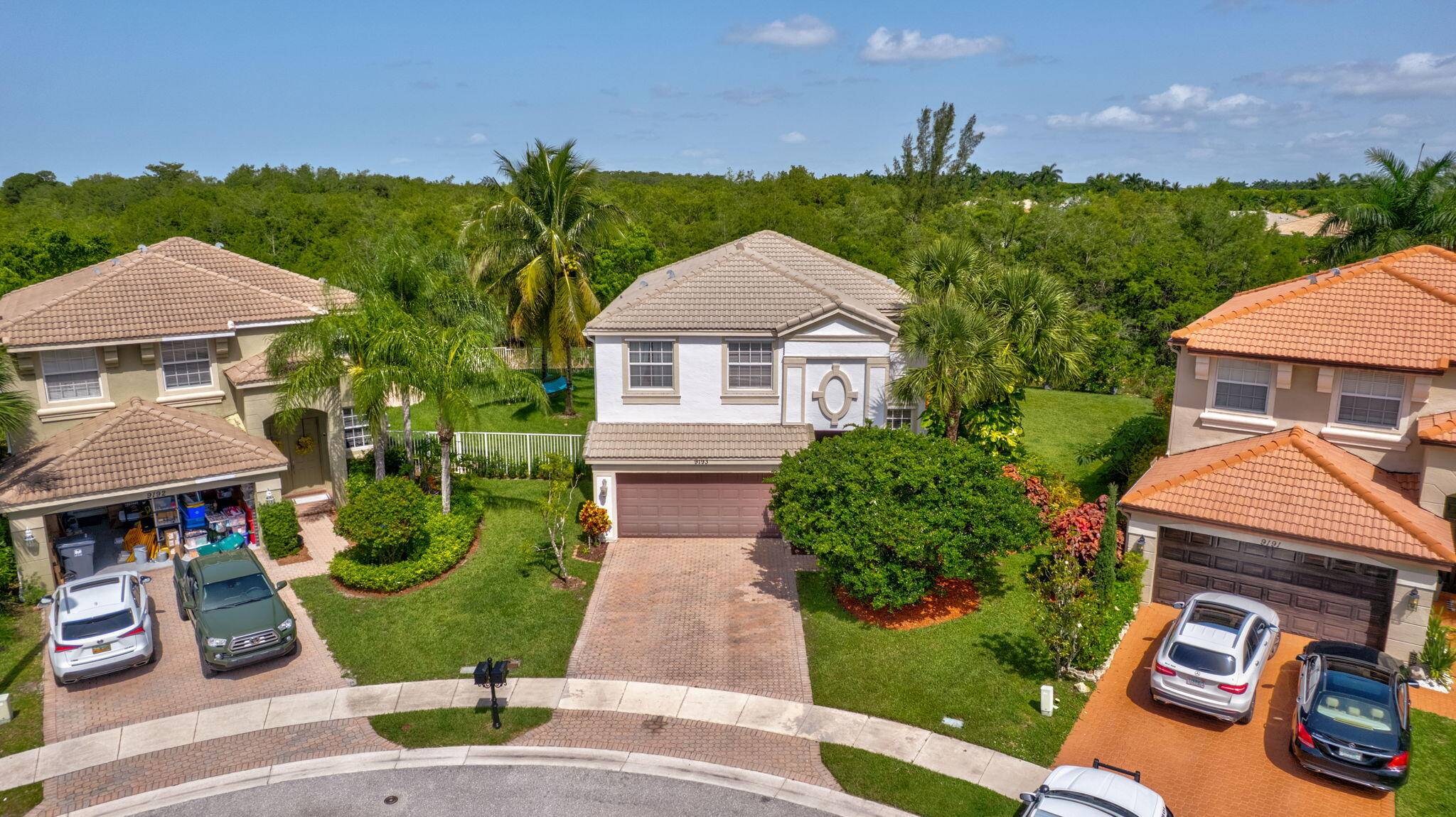 Stunning 5 bedroom, 2. 5 bathroom single family home located in the prestigious Olympia community of Wellington, clubhouse offering exceptional amenities including pickleball and tennis courts, indoor and outdoor basketball, ...