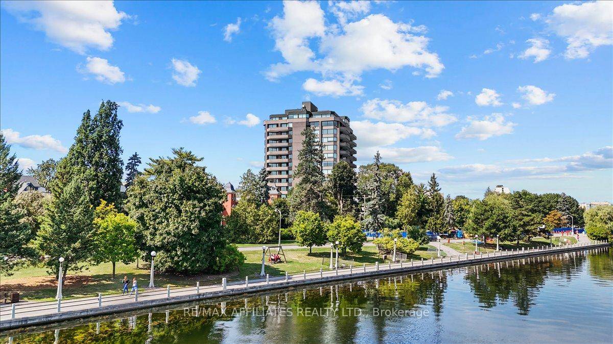 The Glebes most prestigious addresses 300 Queen Elizabeth Drive, seventh floor corner residence offers a combination of space, style amp ; spectacular views, overlooking the Rideau Canal amp ; backing ...