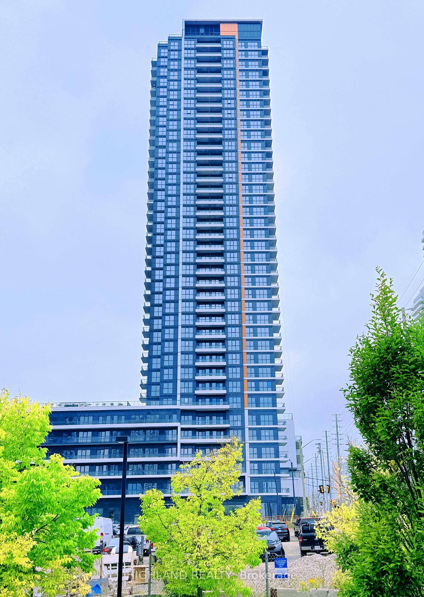 Welcome to your modern urban retreat in the heart of Mississauga !