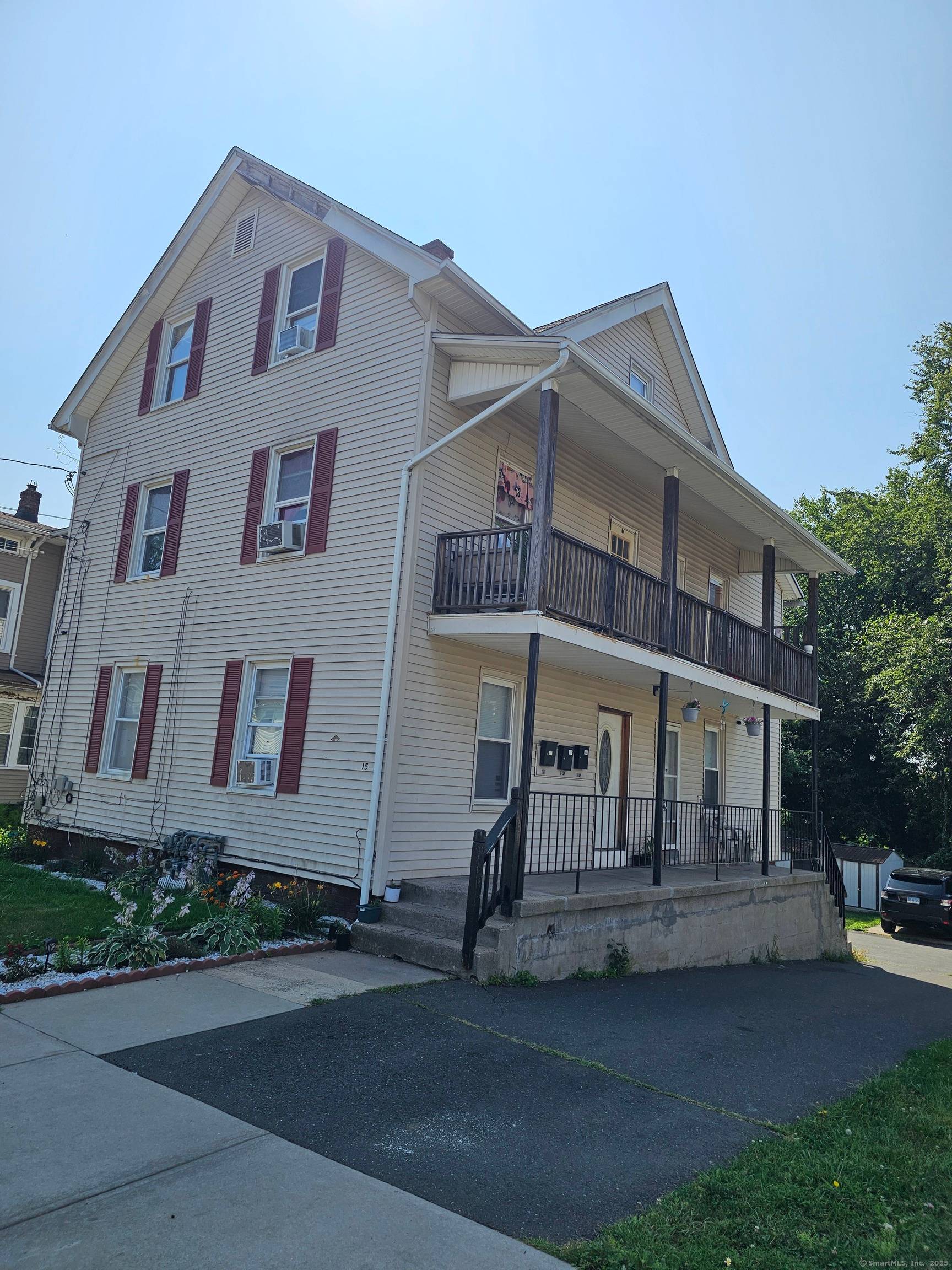 A Smart Multi Unit Investment in New Britain Don't miss this updated, clean, and fully rentable 3 unit building in New Britain's 06051 area.