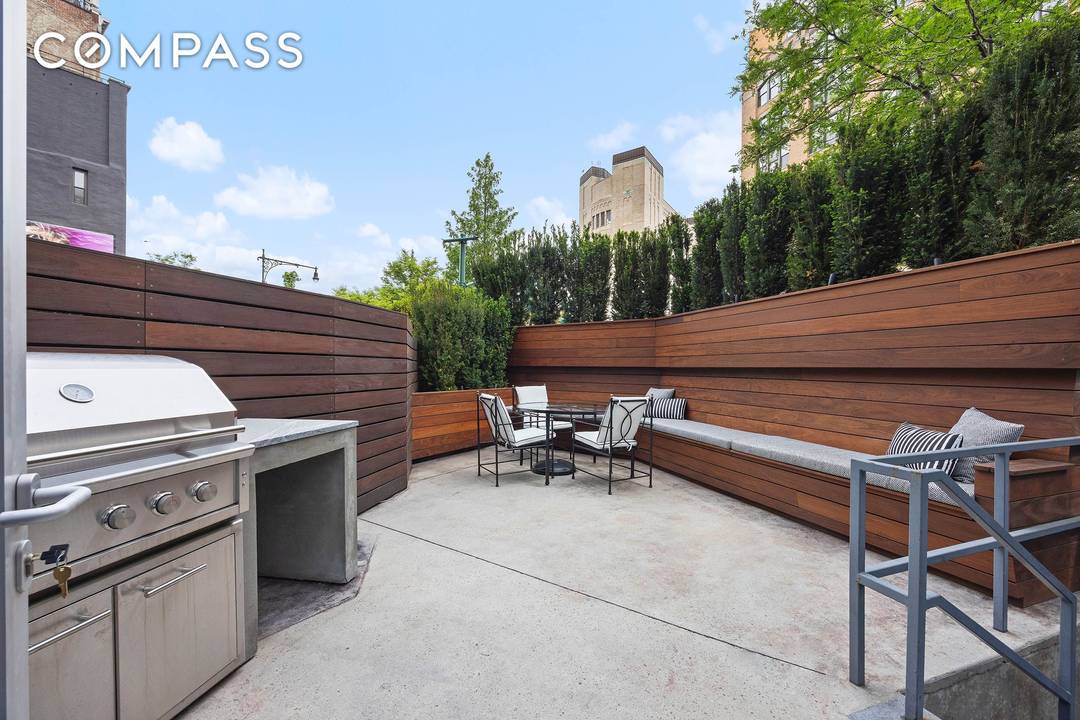 Experience townhouse style Tribeca living in this recently renovated two bedroom, two and a half bathroom duplex, offering an expansive, light filled layout with soaring 11 foot ceilings, bold columns, ...