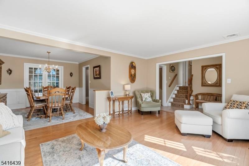 THE MOST BEAUTIFULLY MAINTAINED SPLIT LEVEL HOME YOU WILL EVER SEE !