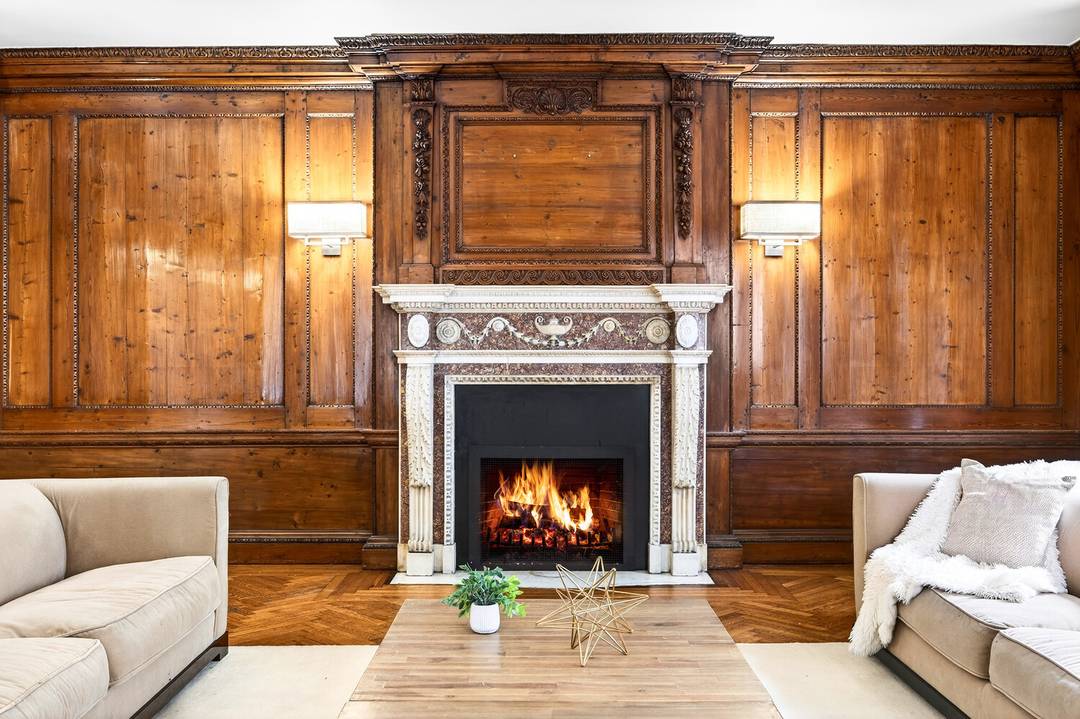 ALL OPEN HOUSES BY APPOINTMENT ONLY VIEW VIDEO FOR MORE INFORMATION Stepping into the entry foyer of this one of a kind residence, you will instantly feel its grand scale.