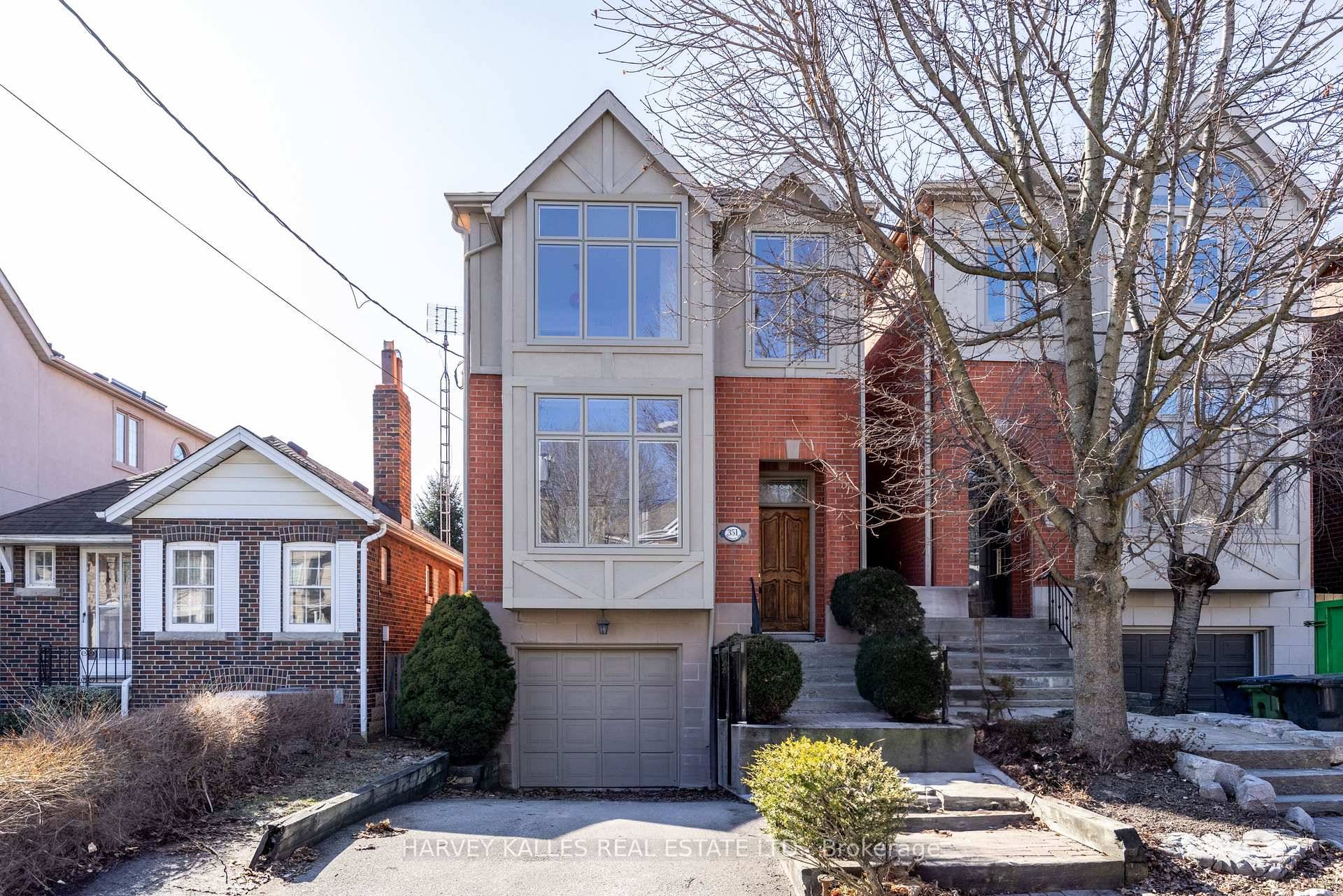 Unveil the allure of a splendid family haven nestled in the coveted Bedford Park, gracefully situated east of Avenue Rd.