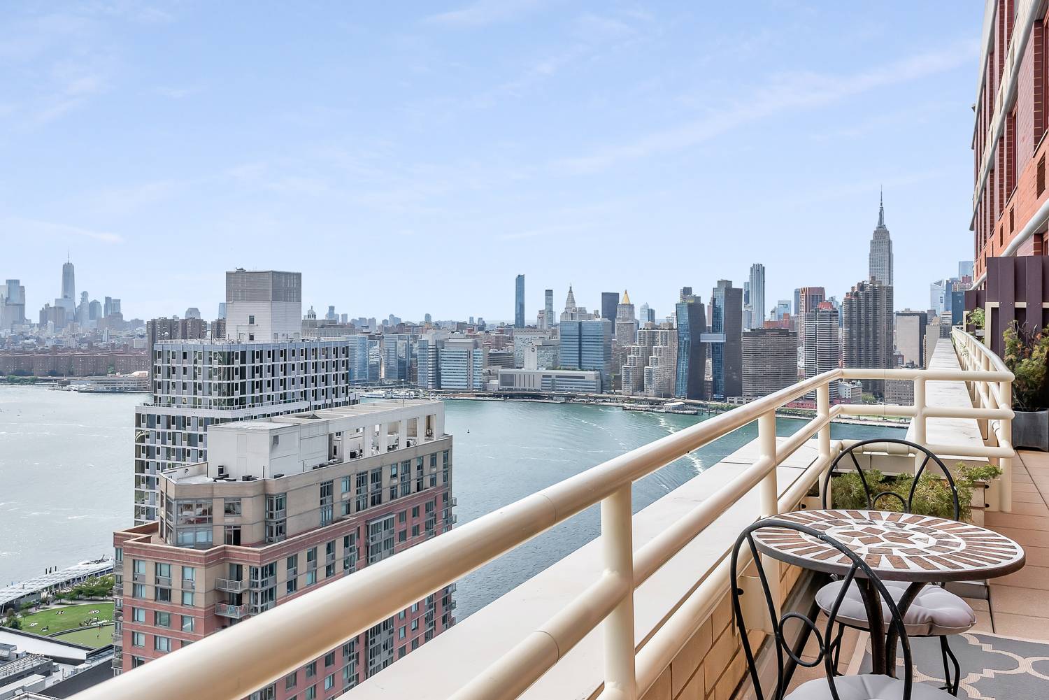 This Magnificent Apartment in the Sky has is all !