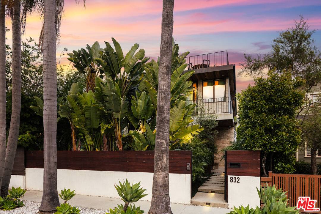 832   Milwood Ave 5BR Marina Del Rey La
