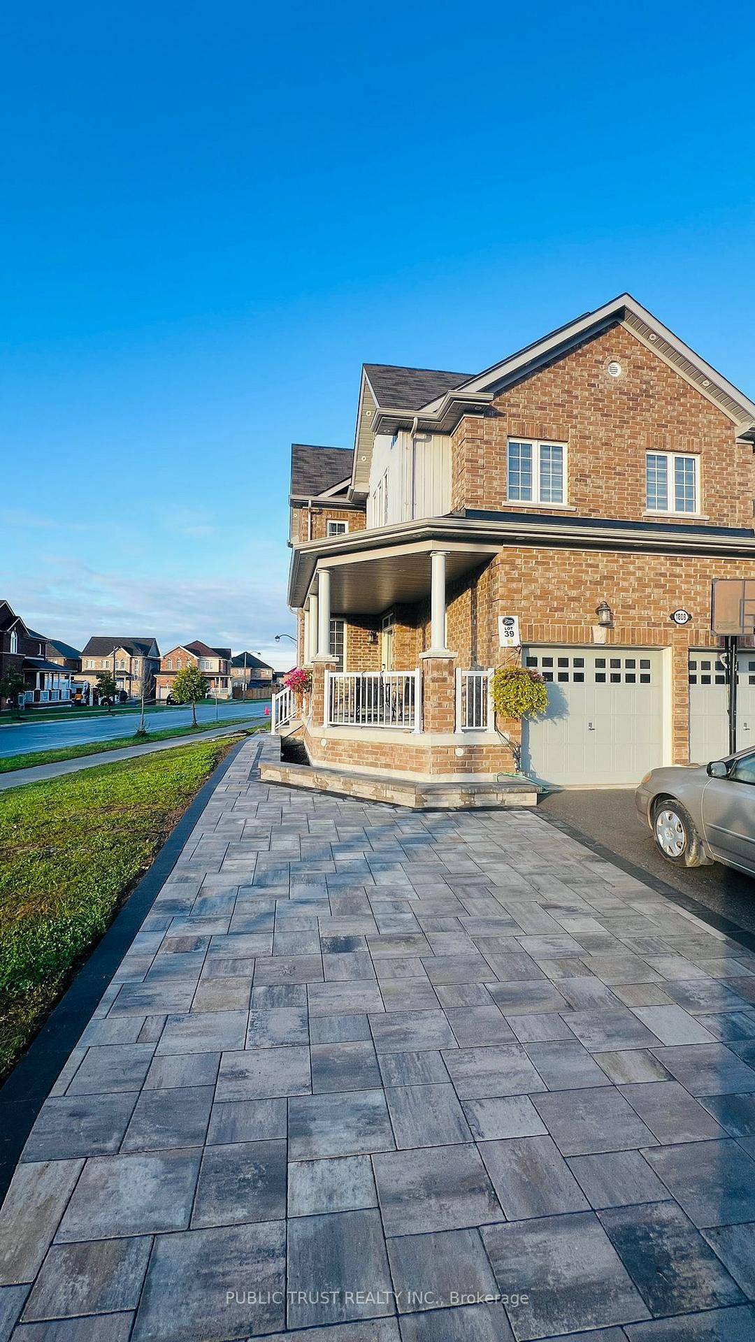 Legal 2 Bedroom Basement Apartment For Lease !