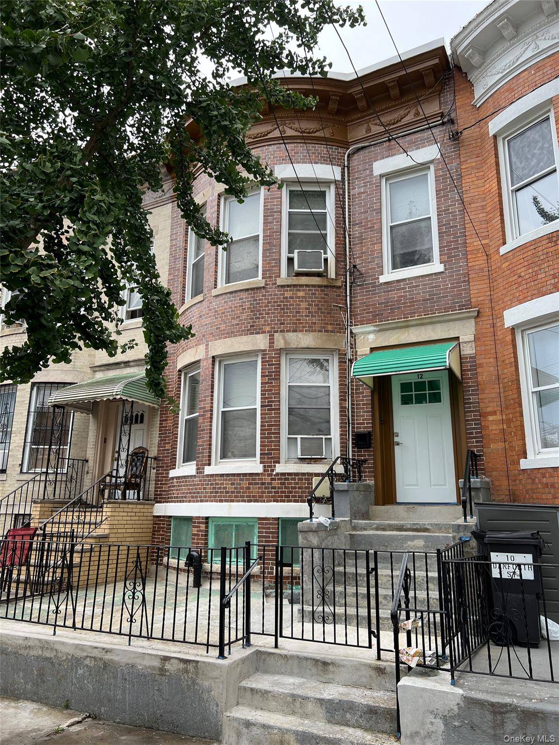 Wonderful opportunity to own a two family home in the heart of Brooklyn.