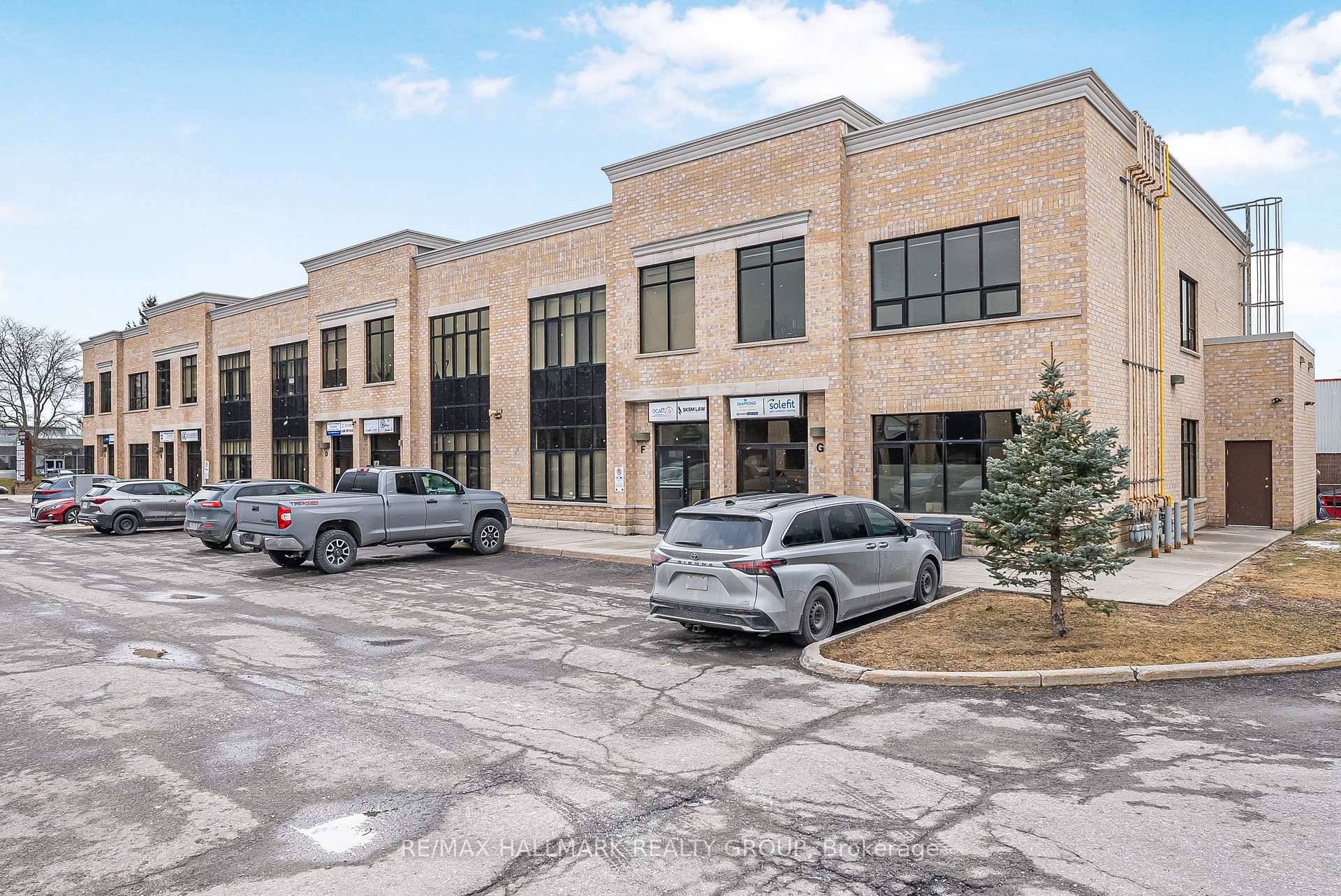 Ideally located in the sought after Kanata Business Park.