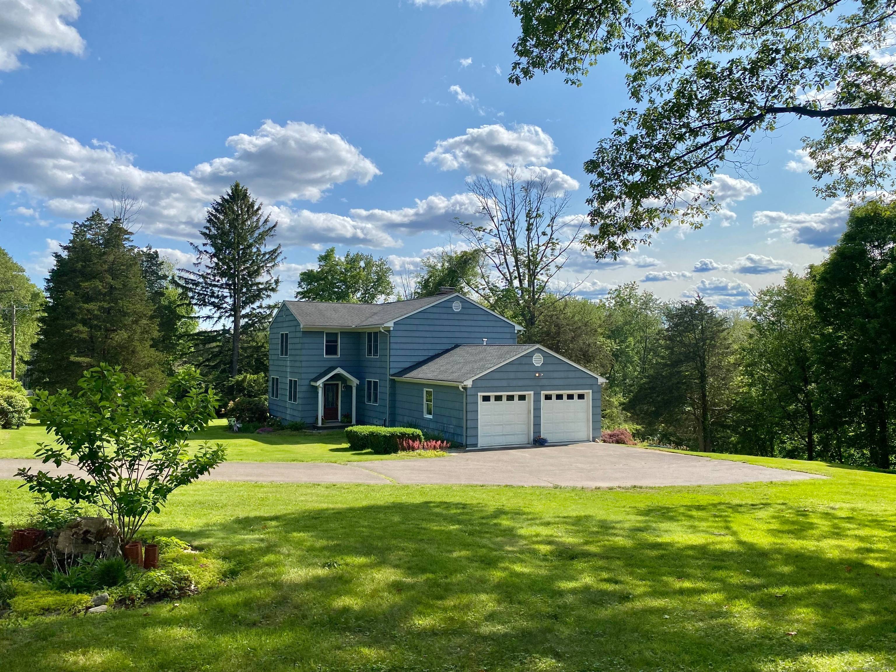 Welcome to Bethany ! Stunning and lovingly maintained, this colonial style home showcases a sun filled beautiful kitchen with a new island, new quartz countertops, new stainless steel appliances and ...