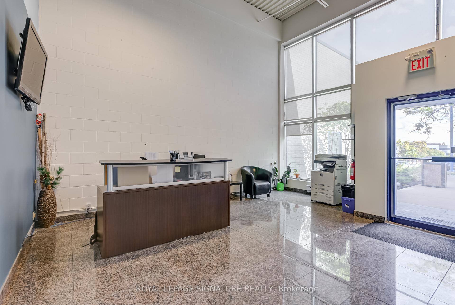 Prime opportunity to lease nearly 2, 000 sq.