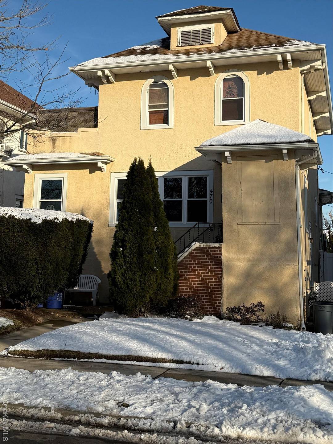 Welcome to 470 W. Lafayette Blvd.