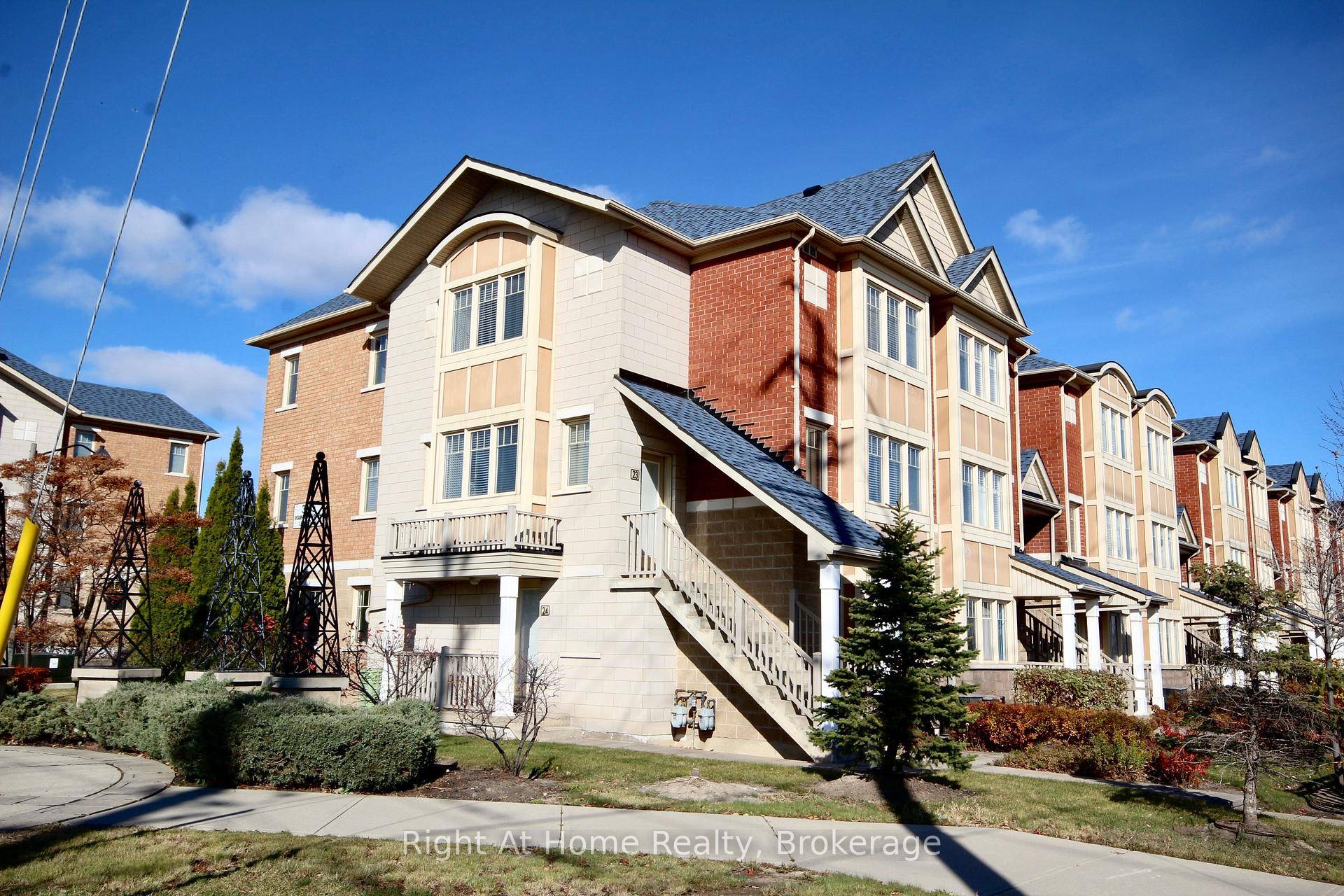 Beautiful End Unit Townhouse, 3 Bedroom, 3 Bath.