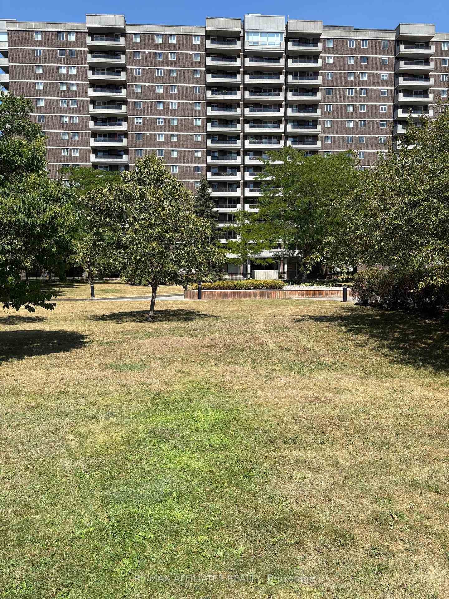 Lovely south facing 2 Bedroom 2 Bath apartment featuring hardwood floors throughout.