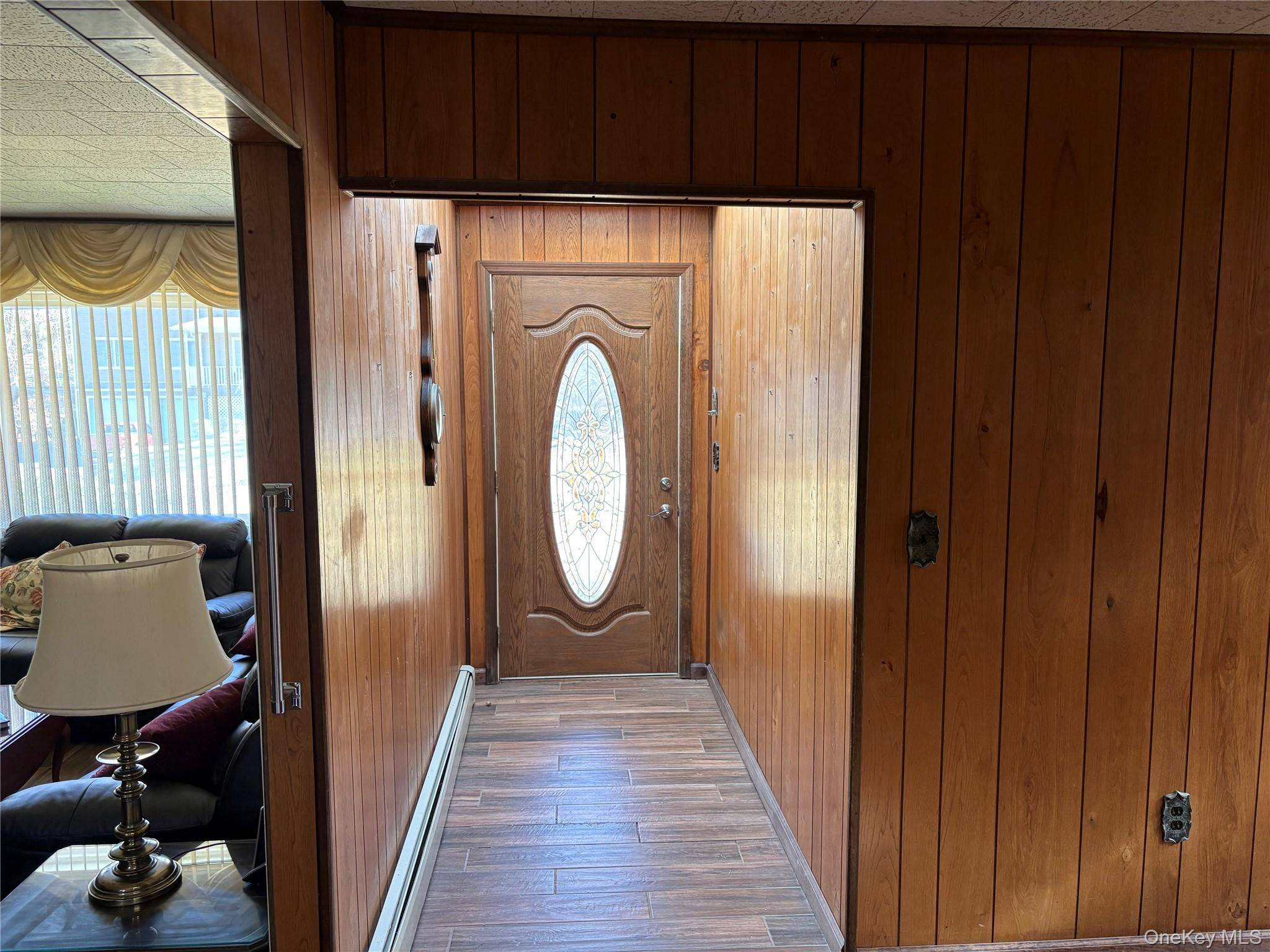 DIAMOND IN THE ROUGH ! SITUATED ON OVER AN ACRE !