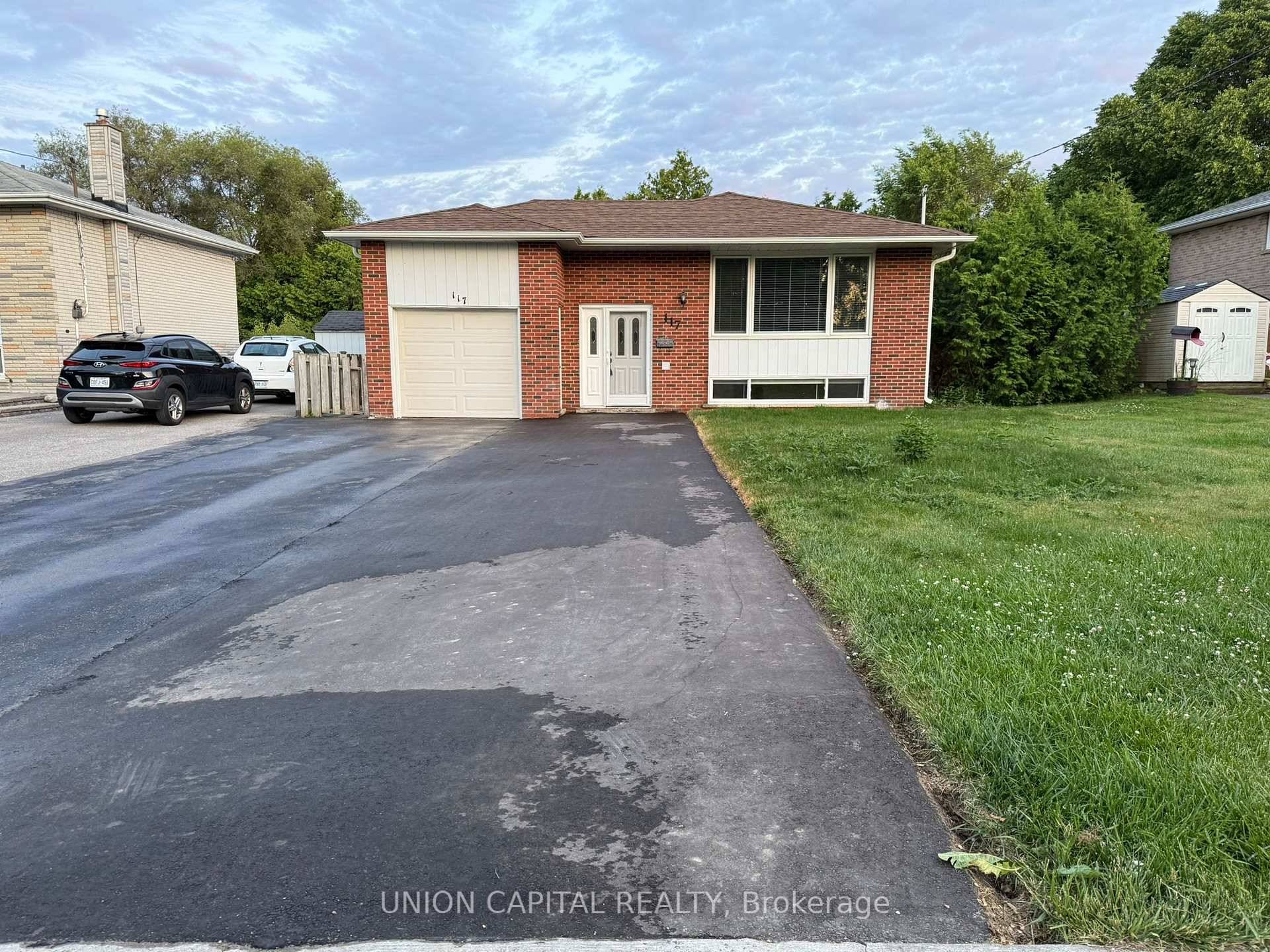 Immediate Possession. Brand New Never lived in 1 bedroom apartment on lower floor With Great Layout, Bright And Spacious With Lots Of Windows in the living room and kitchen.