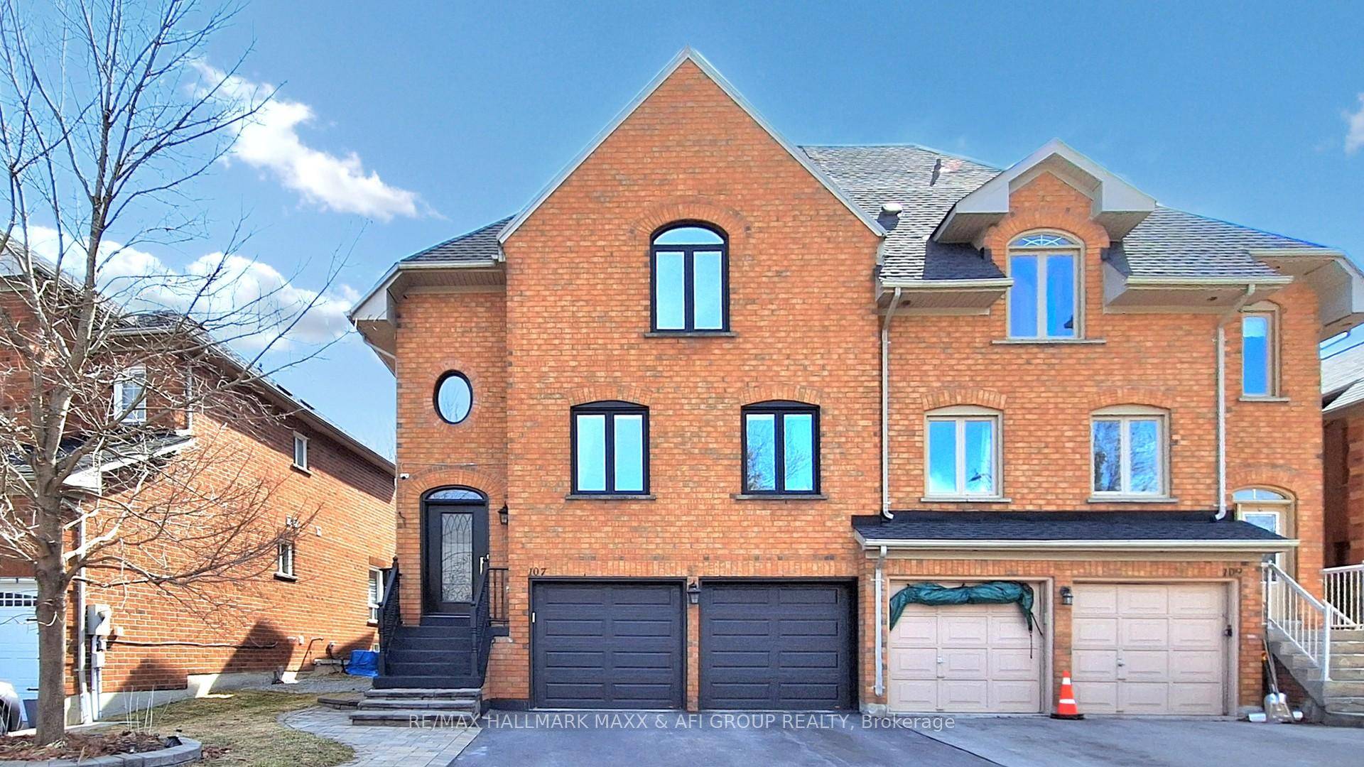 Stunning 4 Bedroom 2400sf Semi Detached Home in Aurora Grove Welcome to 107 Deerglen Terrace, an exquisite 4 bedroom, 4 bathroom semi detached residence nestled in the highly sought after ...