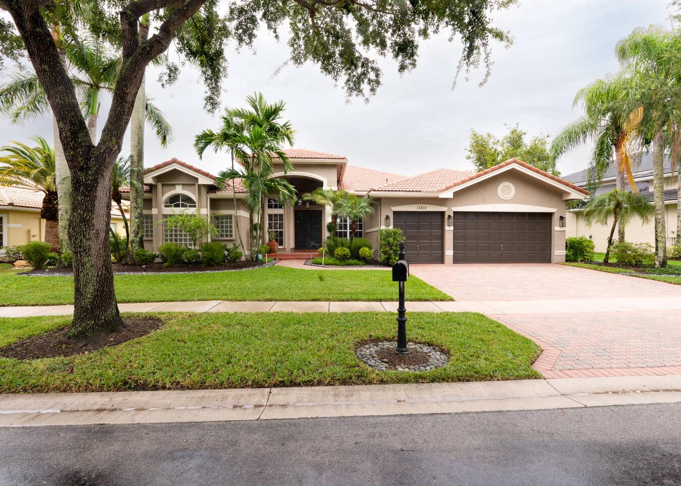 Welcome to this beautiful 5 bedroom, 3 full bath single story home situated on an oversized lakefront lot.