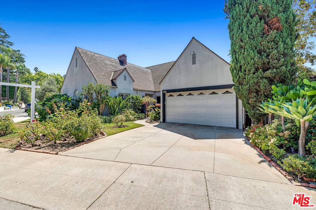 3141  E La Suvida Dr 2BR Hollywood Hills East La