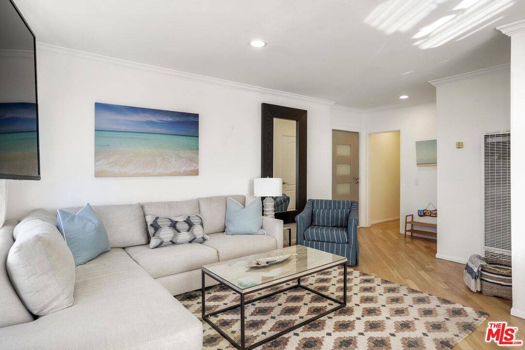 2101 Ocean Ave 2.0 Santa Monica LA