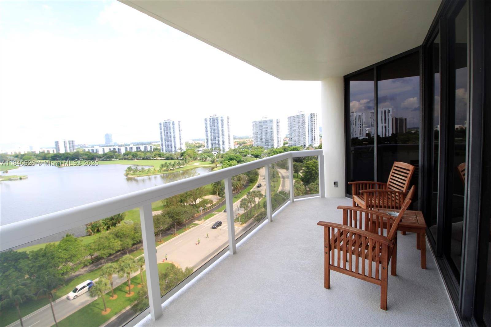 SPECTACULAR UNIT AVAILABLE FOR SALE AT THE LANDMARK CONDOMINIUM IN AVENTURA READY TO BE YOUR NEW HOME !