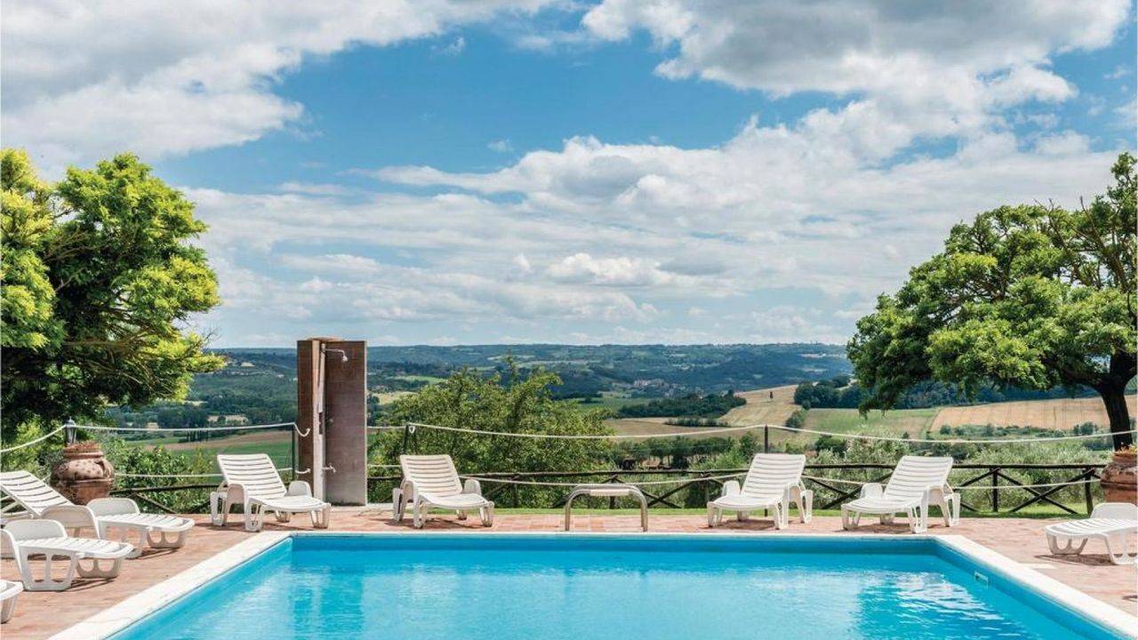 Lake Trasimeno, Umbria, accommodation business for sale, holiday home, swimming pool, land, 20 apartments, 20 bedrooms