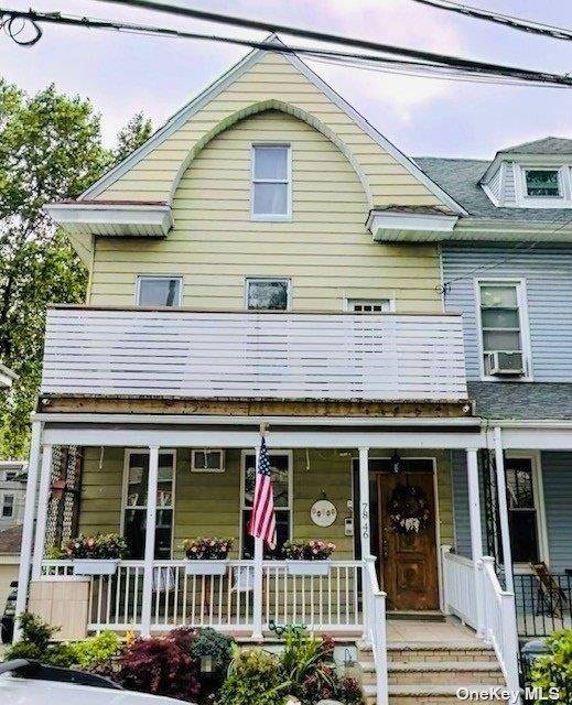 A rare find ! A three story triplex in Glendale !