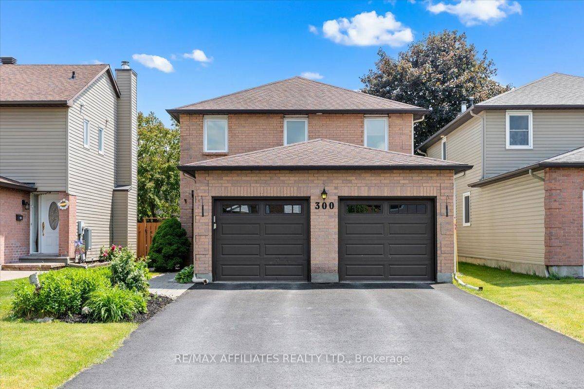 Bright, Spacious and Ready for a LARGE family !