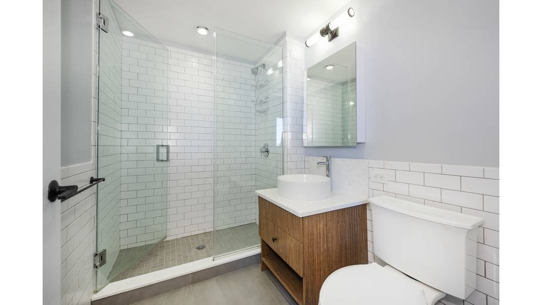 Bright and spacious 2 bedroom 2 bathroom with the industrial chic oversized windows, open island kitchen, great closet space, and an in unit Bosch, washer amp ; dryer.