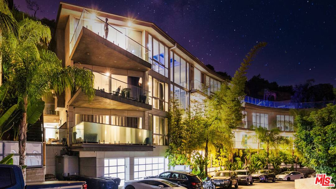 6425  Weidlake Dr 3BR Hollywood Hills East La