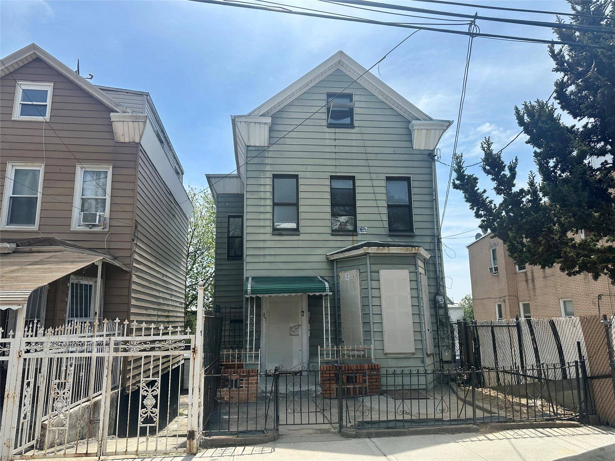 Spacious detached home located in the heart of East New York, complete with a shared driveway for added convenience.