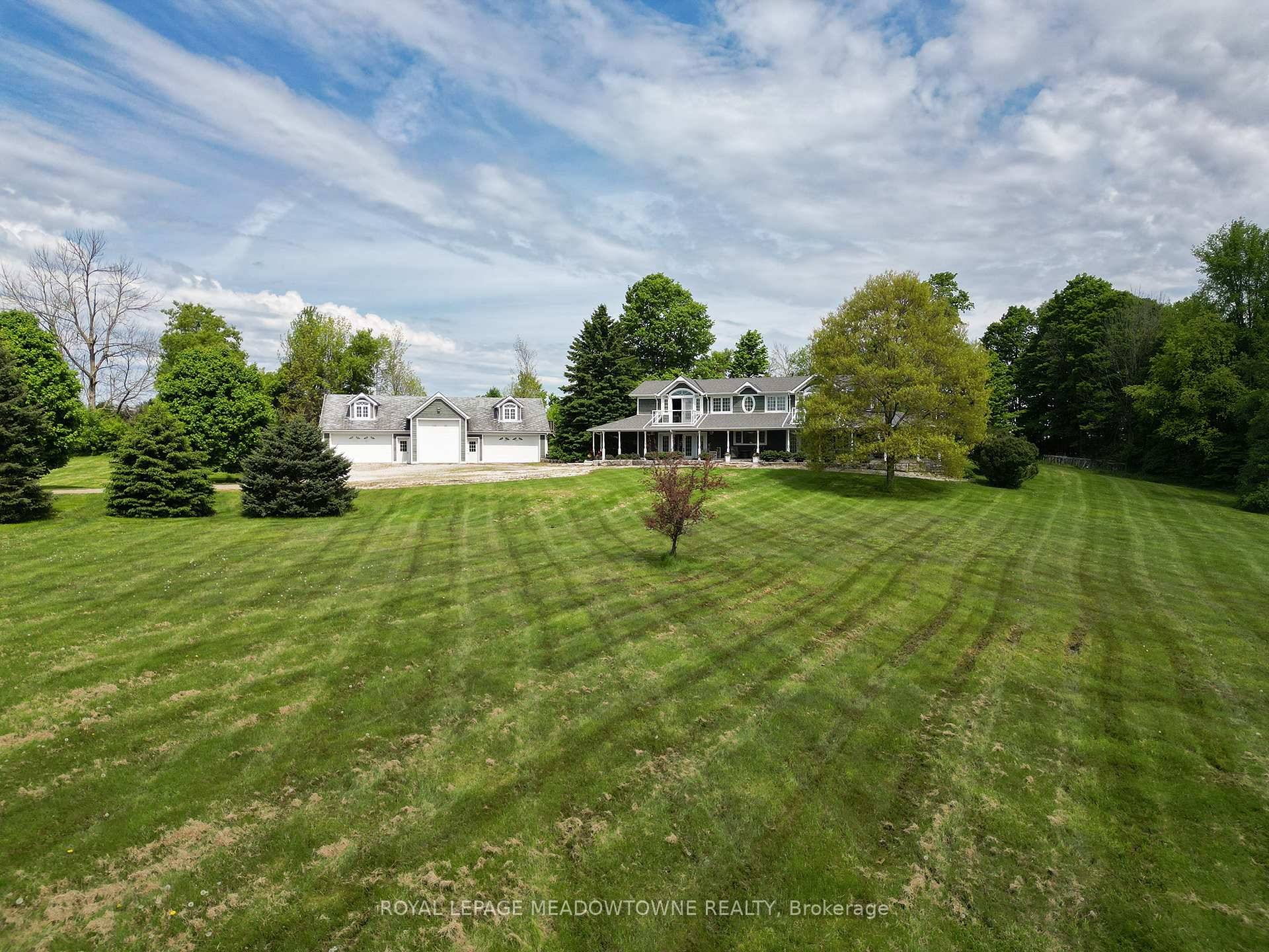 Welcome to this spectacular rural retreat on 9.