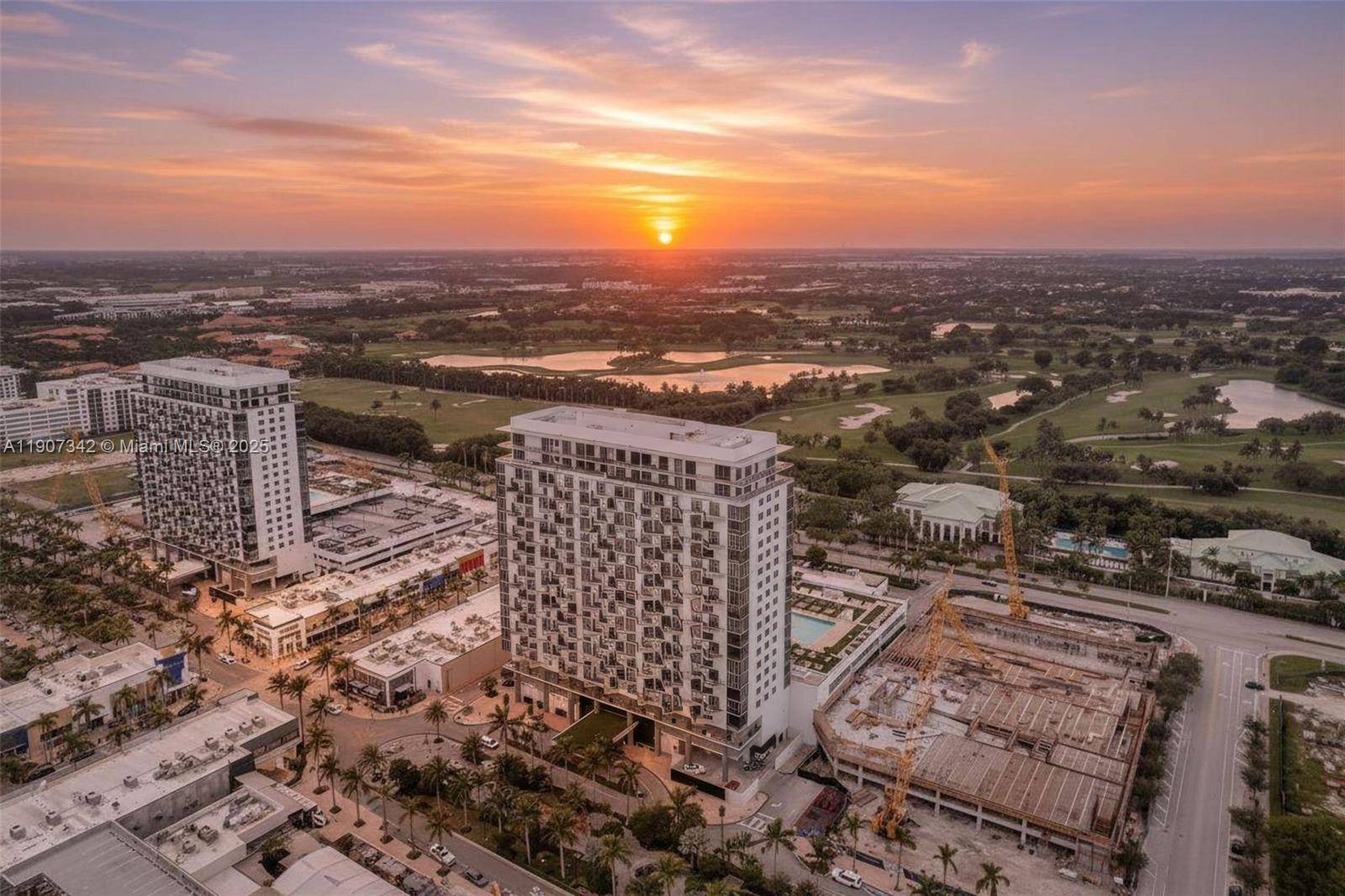 Live above it all at 5300 Paseo, where sophistication meets city energy in the heart of Downtown Doral.