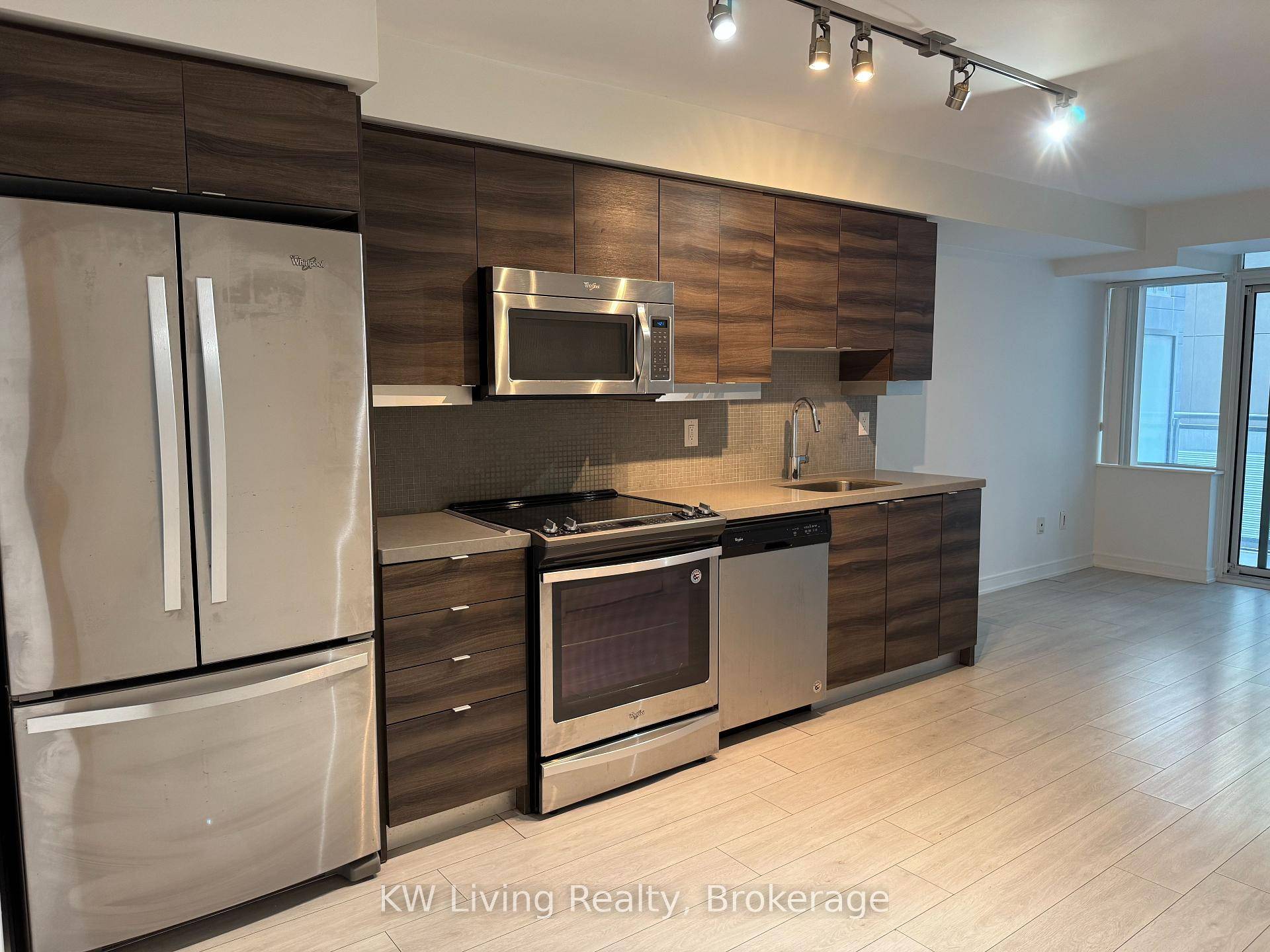 Located in the heart of Toronto's vibrant Fashion District, Musee Condos offers urban living at its finest.