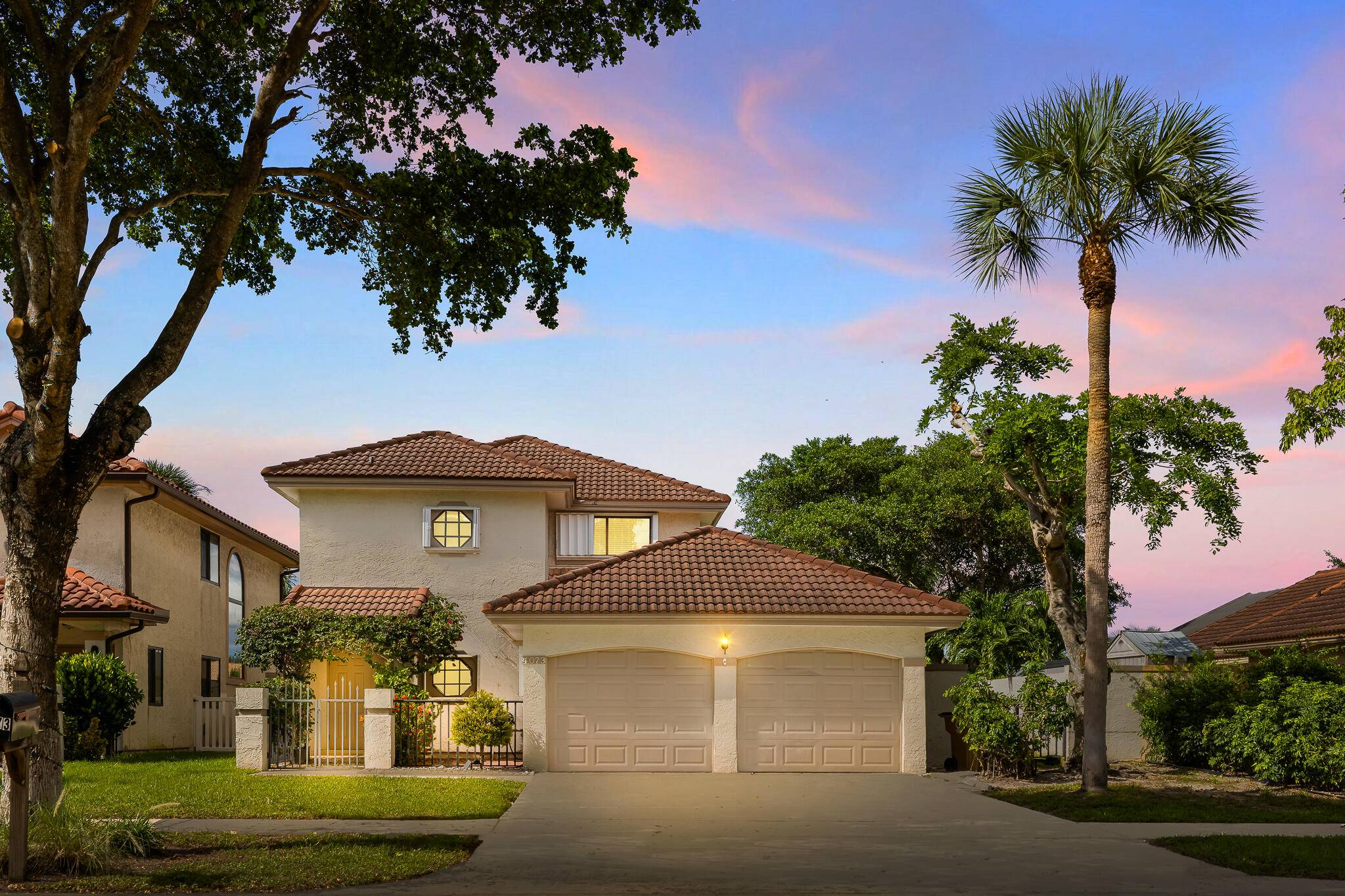 Fantastic home located in the highly desirable low HOA Starlight Cove neighborhood.